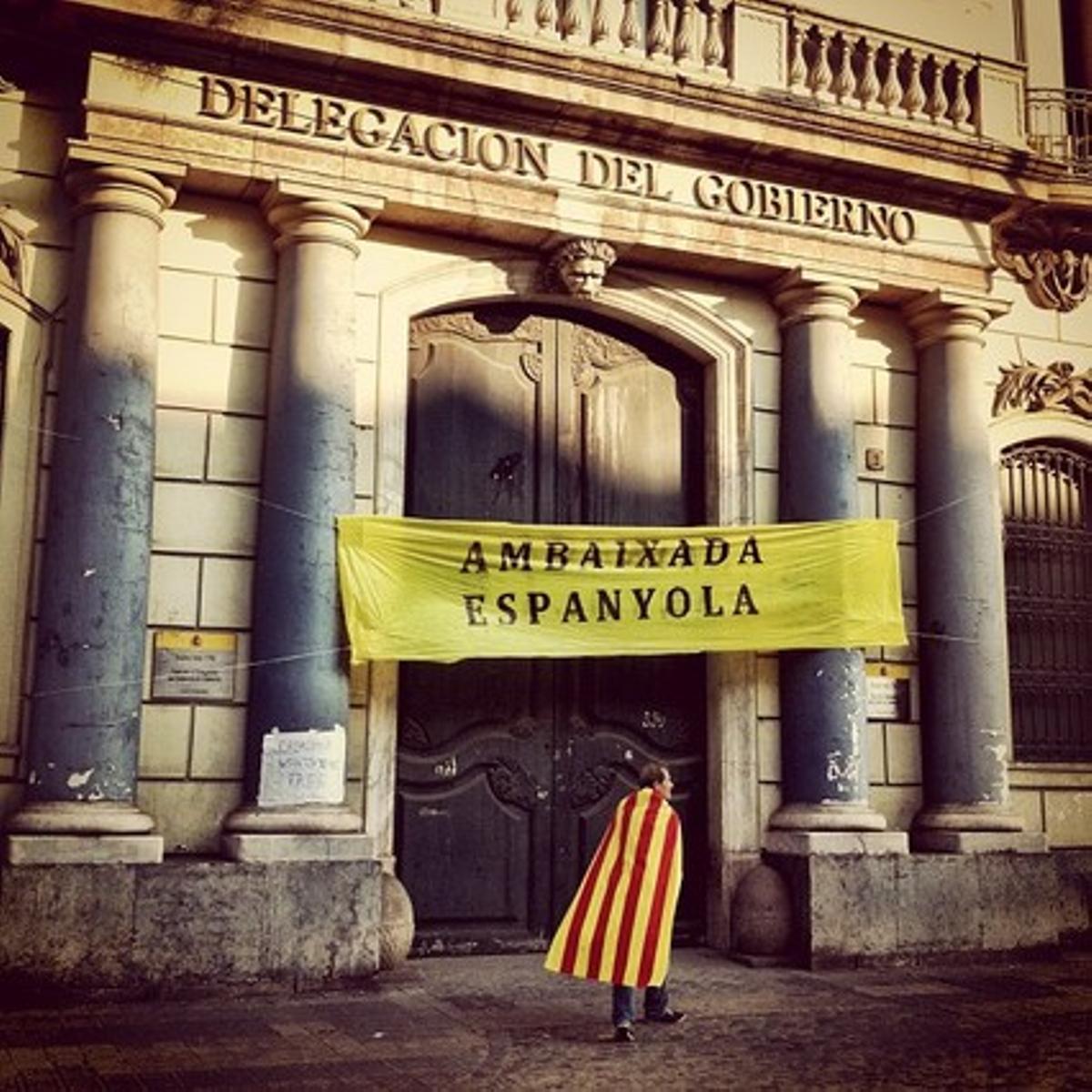 Foto tomada en la Delegación del Gobierno por Anna Codina (@ultrasonica)