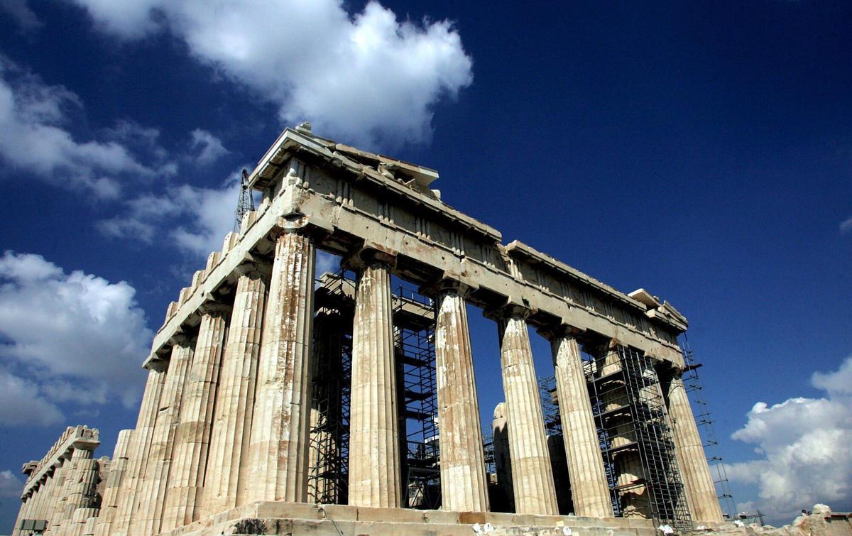 ATENAS (GRECIA), 26/03/07.- Imagen del Acrópolis en Atenas, en donde fue puesta una placa que le clasifica hoy, 26 de marzo de 2007, como el monumento más importante dentro de la lista de los Momumentos Europeos