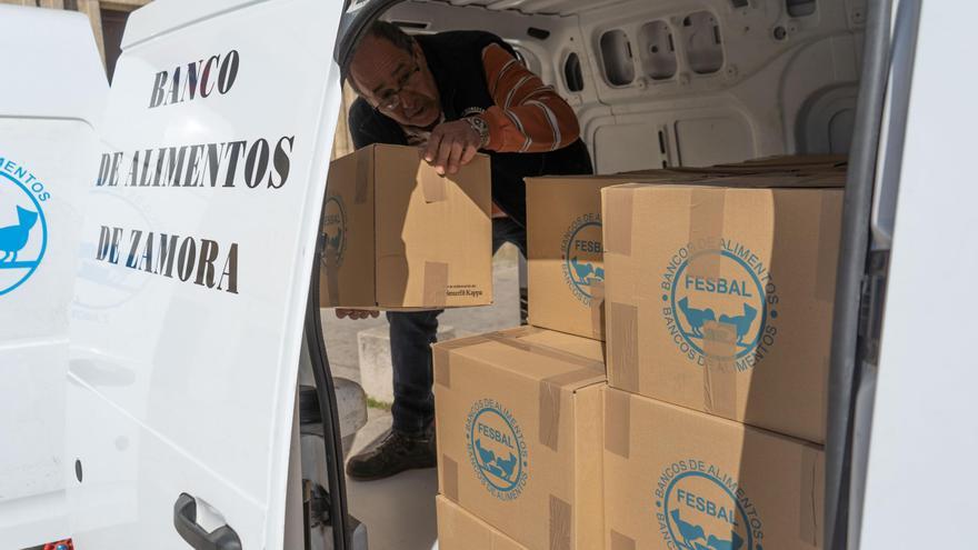 Benegiles apoya al Banco de Alimentos con una recogida solidaria