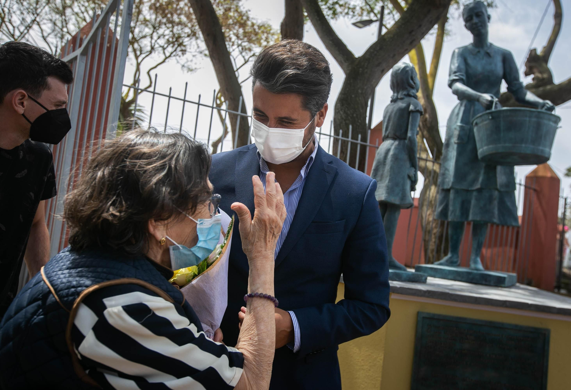 Inauguración de la escultura de La Lavandera