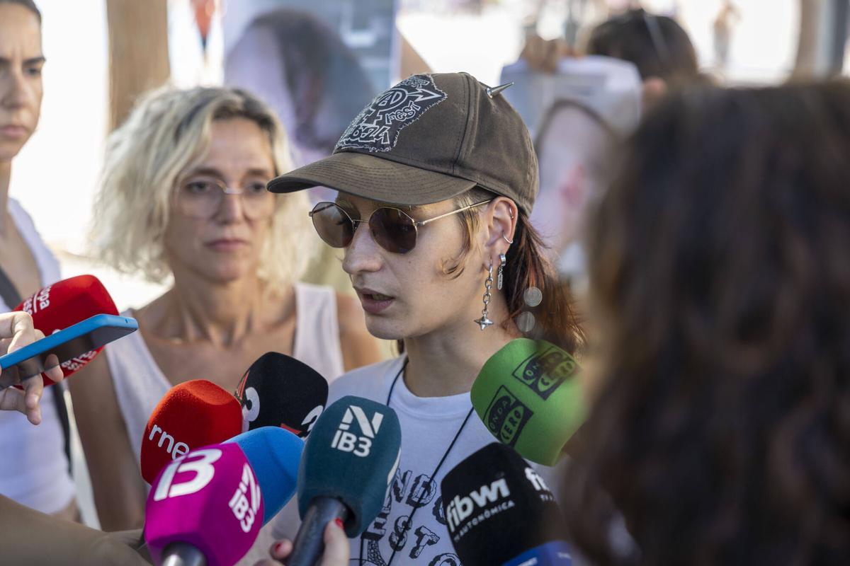 Agredidos por la policía manifestación turismo