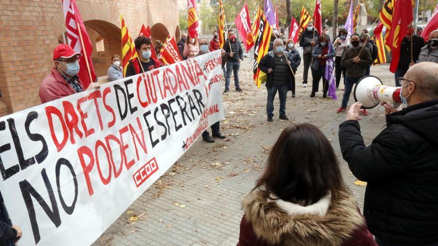La concentració que CCOO ha fet al davant de la Subdelegació de l&#039;Estat a Girona