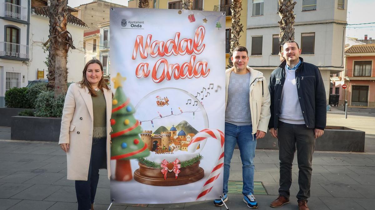 La concejala de Comercio de Onda, María Baila, junto al concejal de Fiestas, Sergio Puig, y el concejal de Cultura y Juventud, Daniel Álvaro, ha detallado los más de 70 actos que formarán parte de la Navidad ondense.