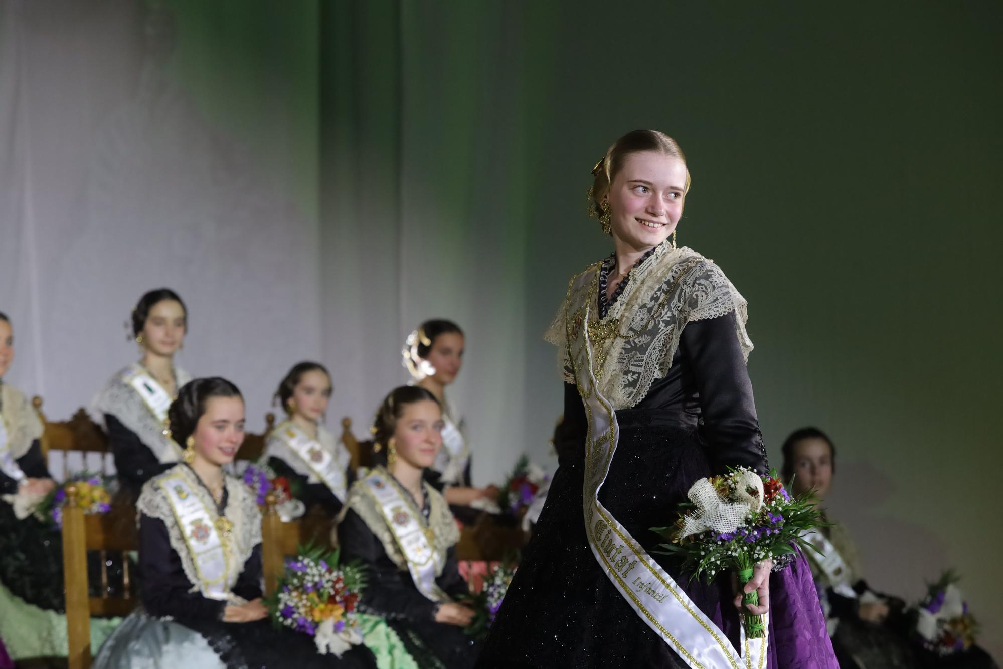 Galania a la reina infantil de las fiestas de la Magdalena