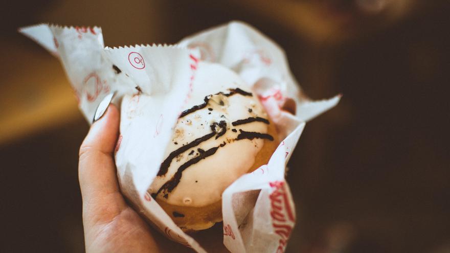 El último postre del Mercadona que le da una segunda oportunidad al chocolate blanco