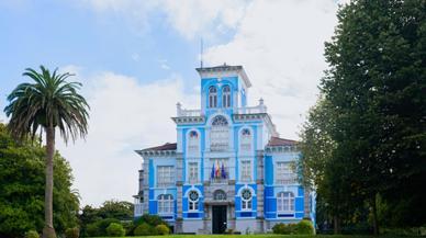 El pueblo más bonito de Asturias es también el que acumula la mayor concentración de palacios indianos de España