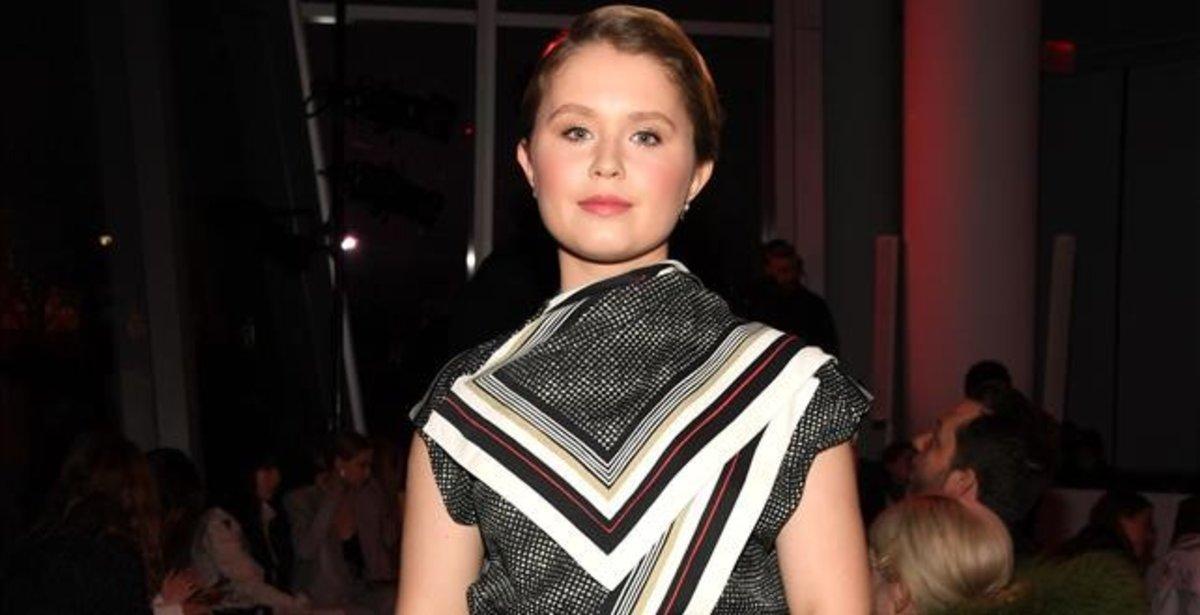 zentauroepp54754163 new york  new york   february 10  eliza scanlen attends the 200903154013