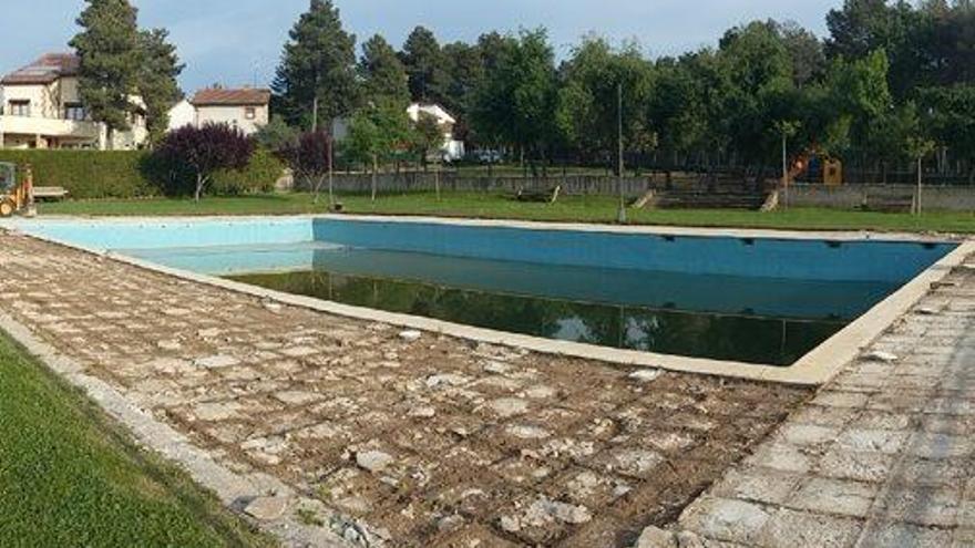 La piscina municipal d&#039;Olius en fase de rehabilitació