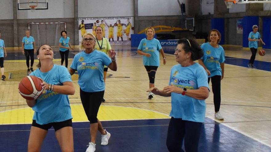 Varias integrantes del Proyecto Carmen durante un entrenamiento llevado a cabo en La Vega de San José. | | CBGC