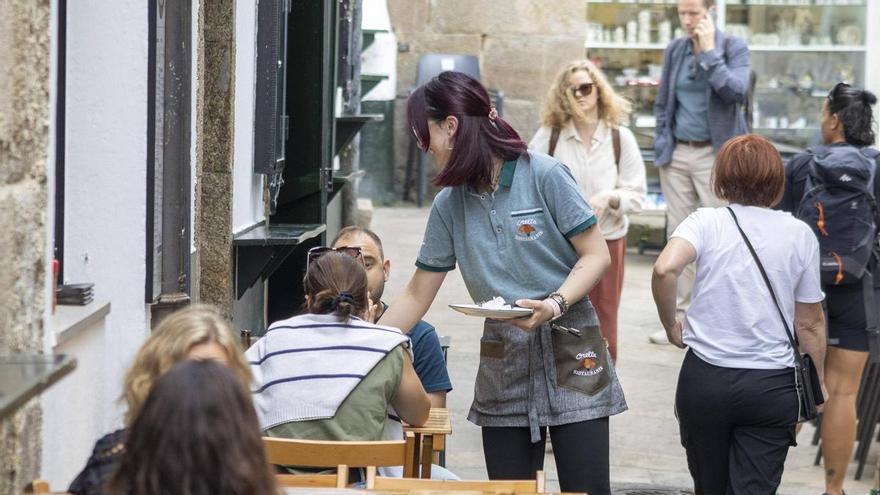 Galicia creó 265 puestos de trabajo al día en su mejor abril para el empleo con las contrataciones de la hostelería como motor