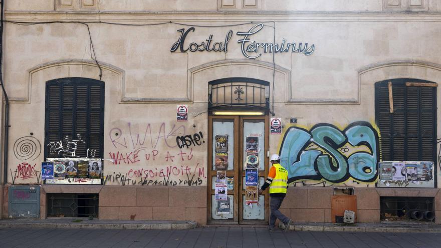 Arranca la esperada reforma del Hostal Términus que concluirá en verano de 2025