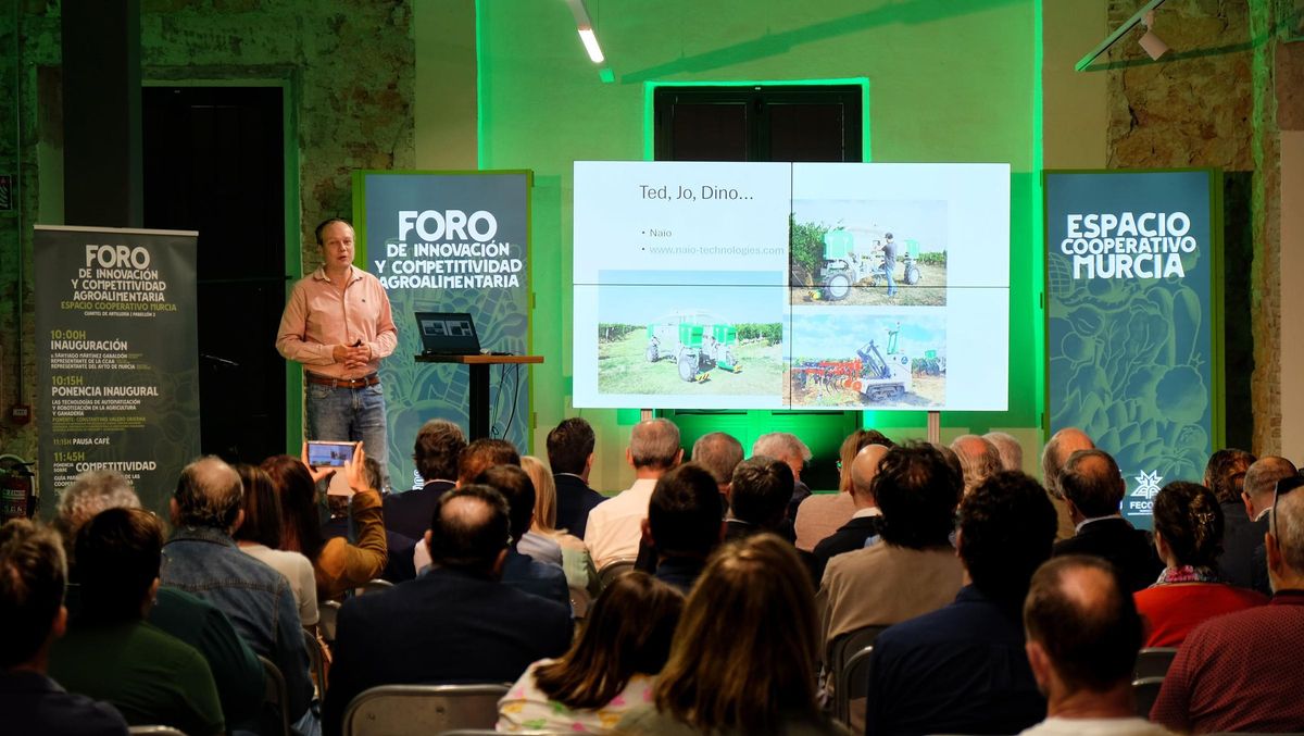 La ponencia de Constantino Valero, de la UPM, versó sobre automatización y robotización en el sector agro.