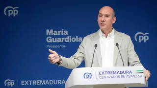 El PP pide "gallardía" para exigir la dimisión de Sánchez: "El perdón en política no es suficiente"