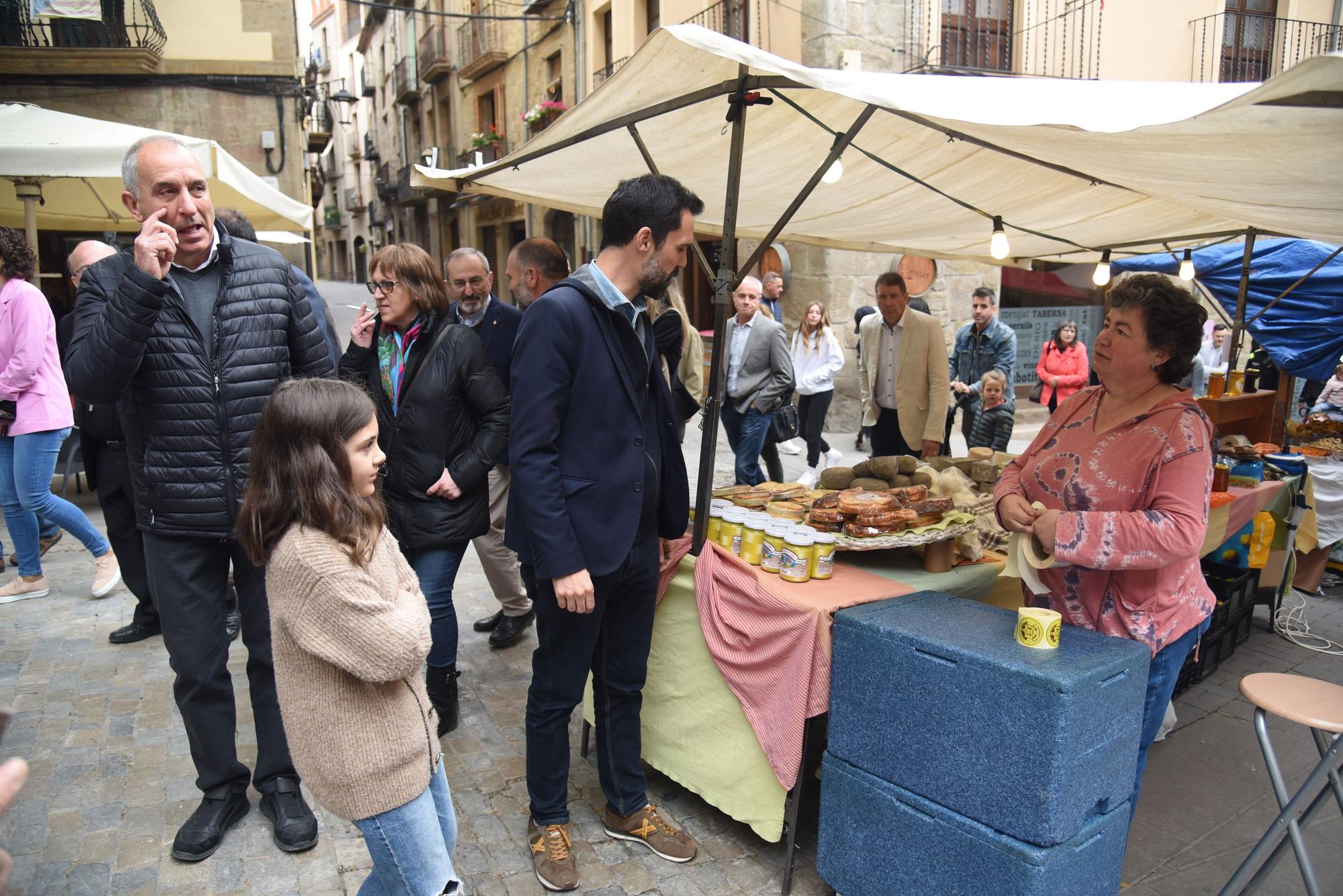 La Fira de Sant Isidre de Solsona obre amb ambient, però pendent del cel