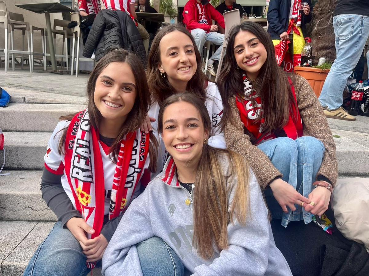 Un grupo de jóvenes en la previa
