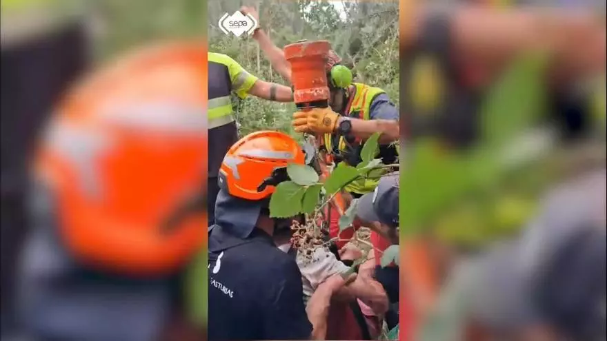 Así fue el complicado rescate del octogenario desaparecido anoche en una zona boscosa