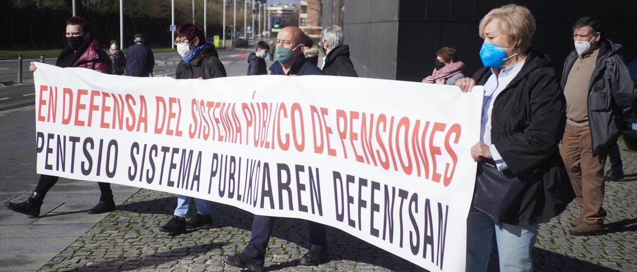 Economía.- La plataforma de defensa del sistema de pensiones recorrerá las calles de España por la brecha de género