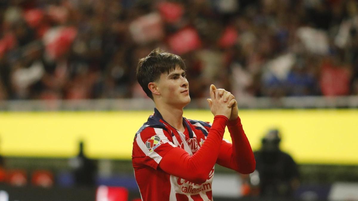 Así juega la 'Hormiga' González, el delantero mejicano pretendido por el Barça.