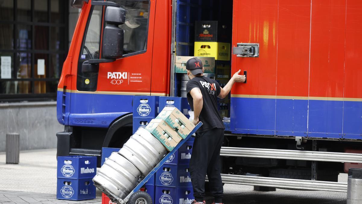 Normalidad y sin apenas incidentes el primer día del paro del transporte.