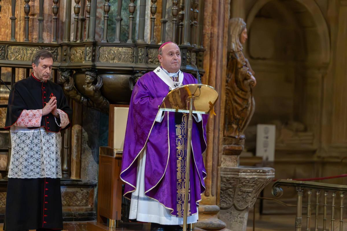 Santiago se despide del papa Francisco con una misa funeral en la Catedral