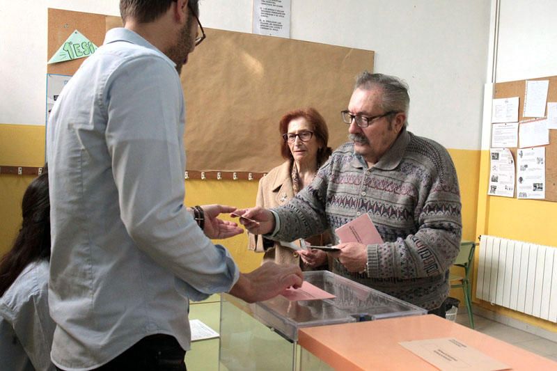 Los valencianos votan en las elecciones autonómicas 2019