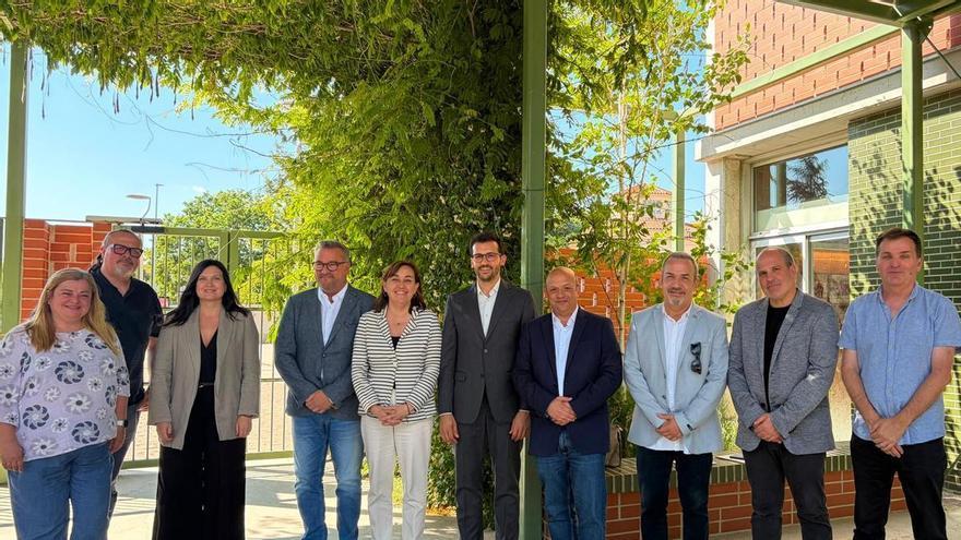 La consellera Paneque parla del futur del tren i dels polígons industrials d'Igualada amb els sectors econòmics i socials