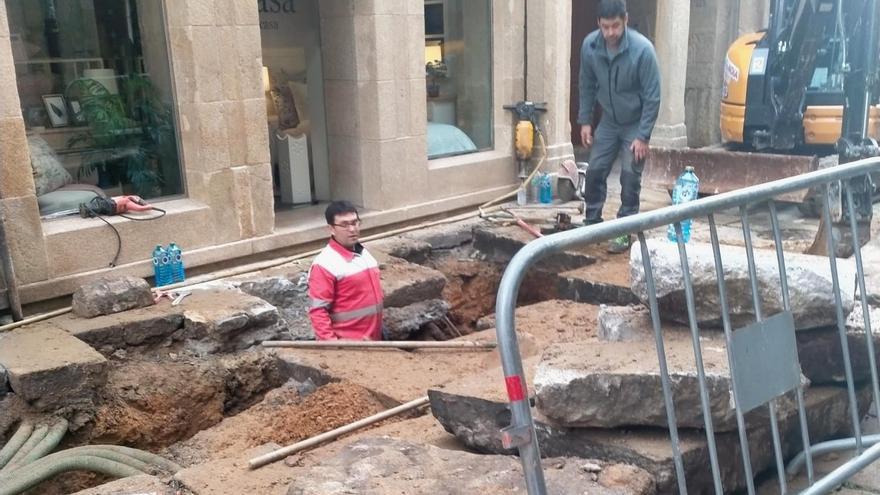 Restablecido o subministro de auga en Noia tras tres días arranxando tubaxes