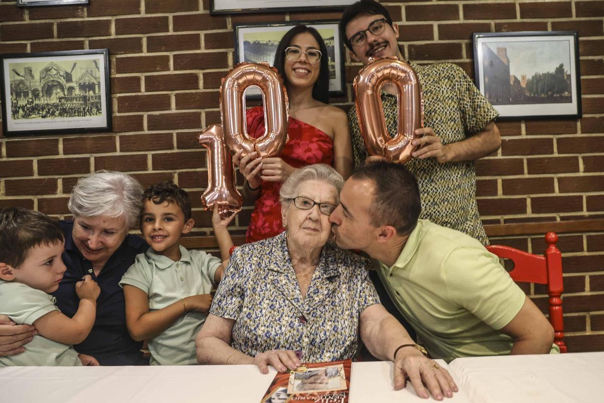 Una celebración centenaría de Ángeles Vidal