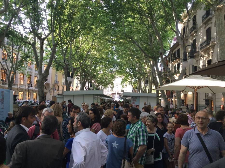 Carles Rebassa y L'Equilibriste inauguran la Fira del Llibre