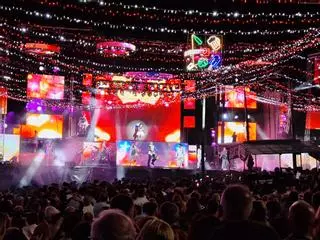 EN IMÁGENES: El prao de la fiesta de Corvera, hasta los topes por la actuación de Panorama