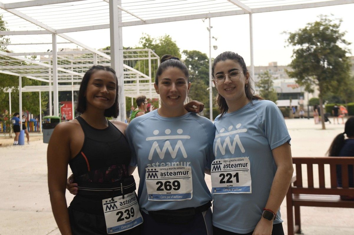 La carrera y marcha Solidaria Asteamur, en imágenes