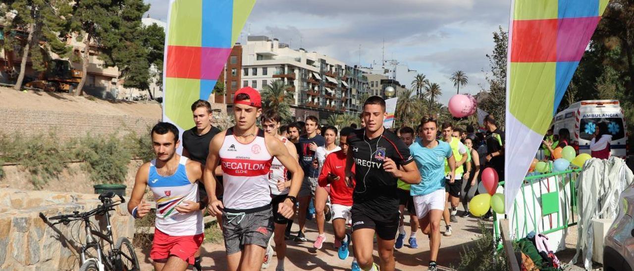 La carrera solidaria del CEU en Elche.