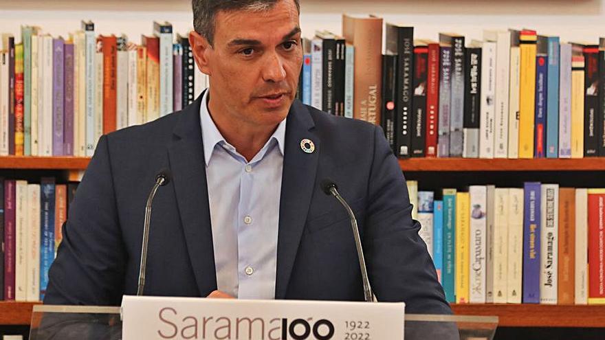 Sánchez aprofita l’acte de Saramago per treure pit amb la vacunació