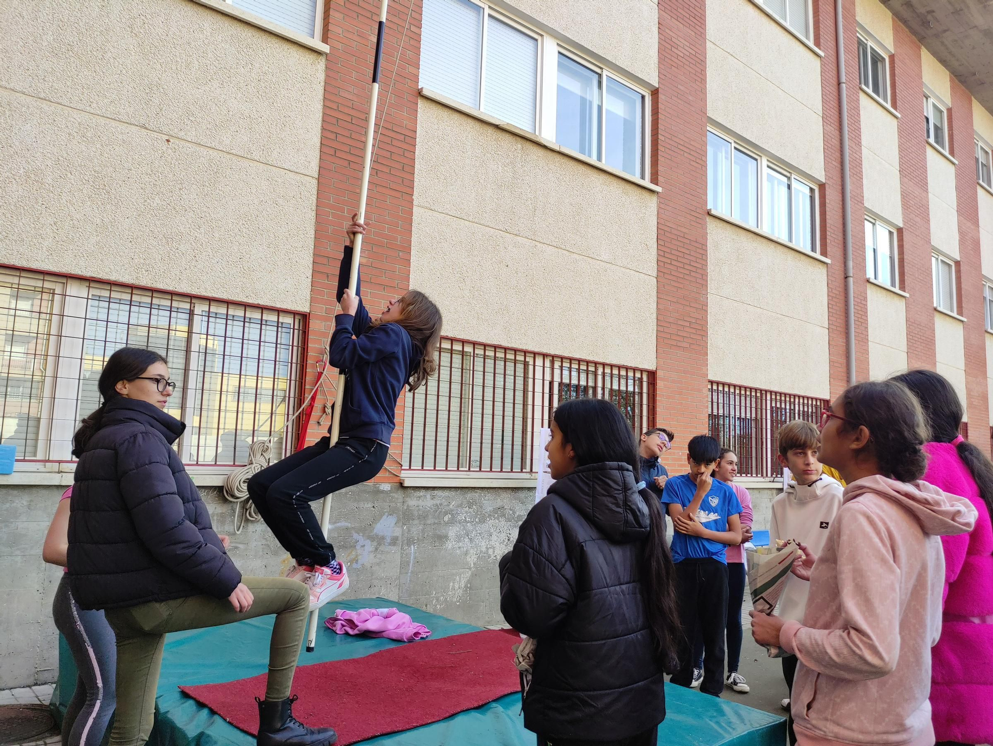 Magosto, juegos tradicionales y diversión en el IES León Felipe de Benavente