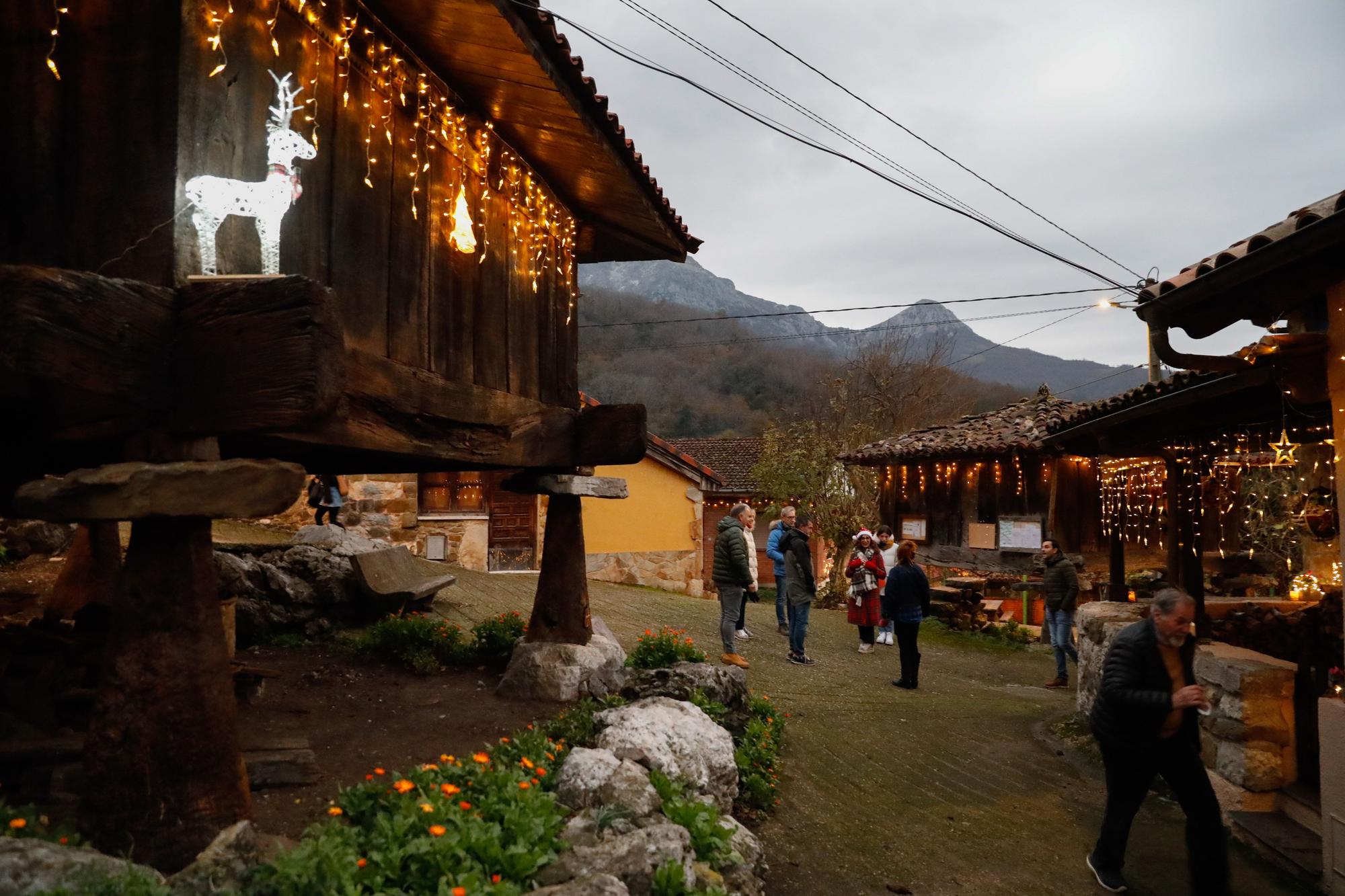 El pueblo más navideño del mundo está en Quirós: así se ilumina Aciera