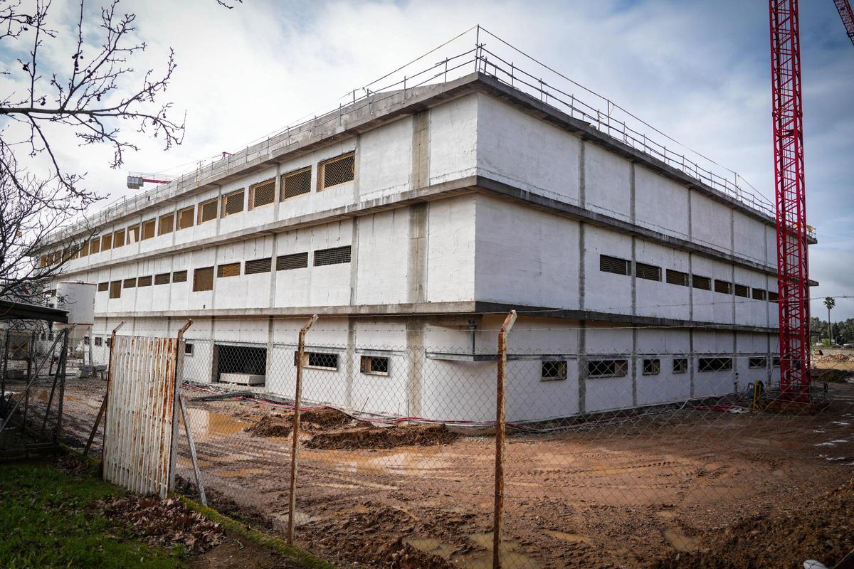 El edificio tiene cuatro plantas y más de 13.000 metros cuadrados.