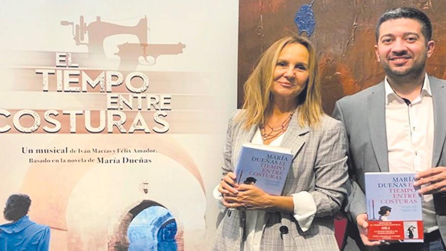 Iván Macías: «María Dueñas nos deja un legado con su novela»