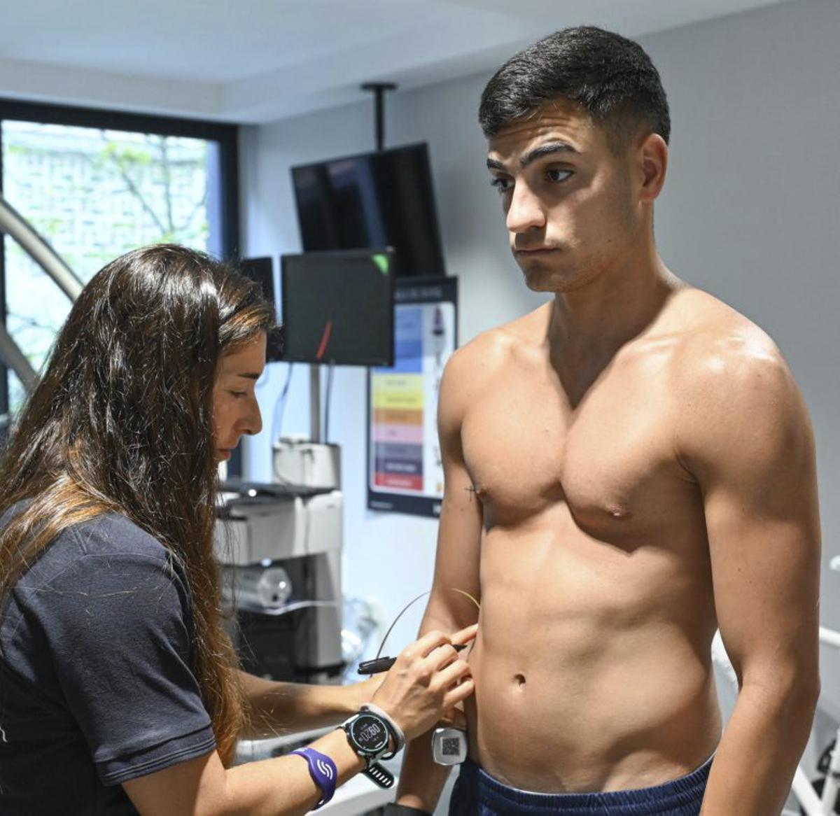 Jugadores de la Unión Deportiva Las Palmas haciéndose el reconocimiento médico en HPS.  |  | LP/DLP