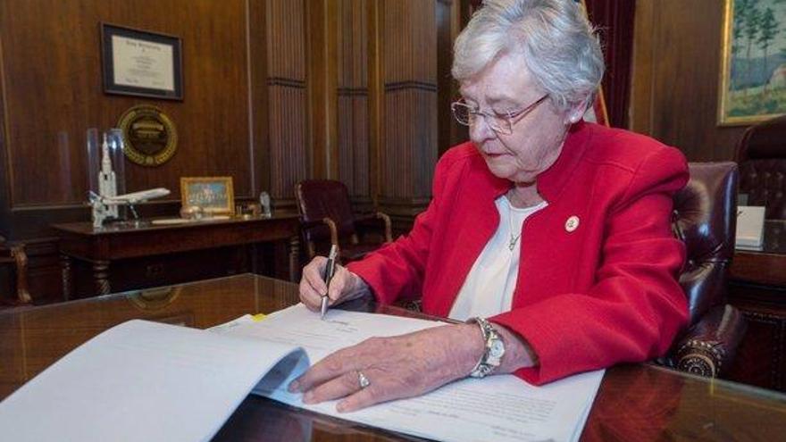 El estado de Alabama prohíbe de manera oficial el aborto en su territorio