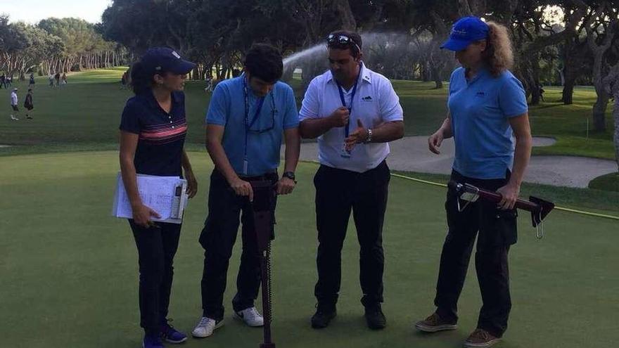 La zamorana Lara Arias, en el equipo de mantenimiento del campo gaditano