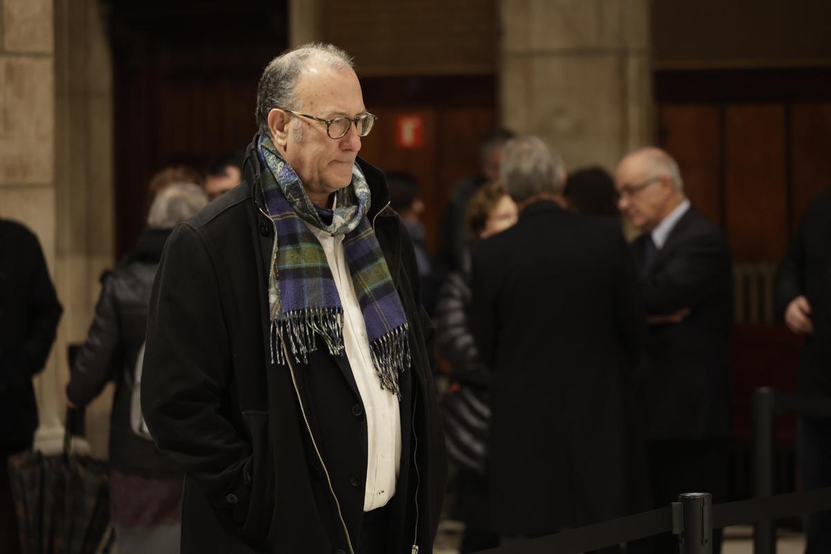 El Palau de la Generalitat acoge la capilla ardiente de Josep Maria Espinàs