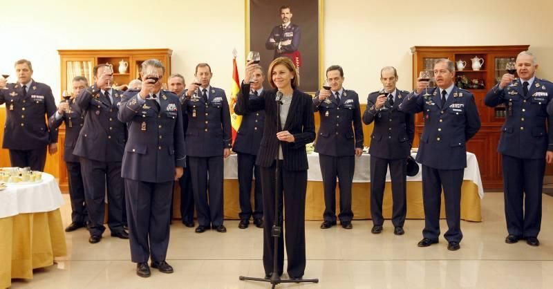 Visita de Cospedal a la Base Aérea de Zaragoza