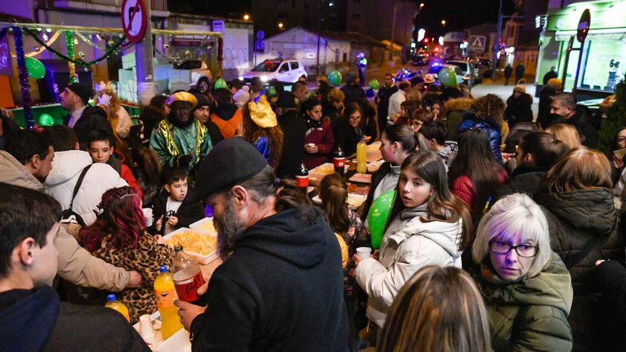 Pajes y Reyes Magos calientan motores en Zamora y siguen pendientes de la lluvia para el desfile dominical