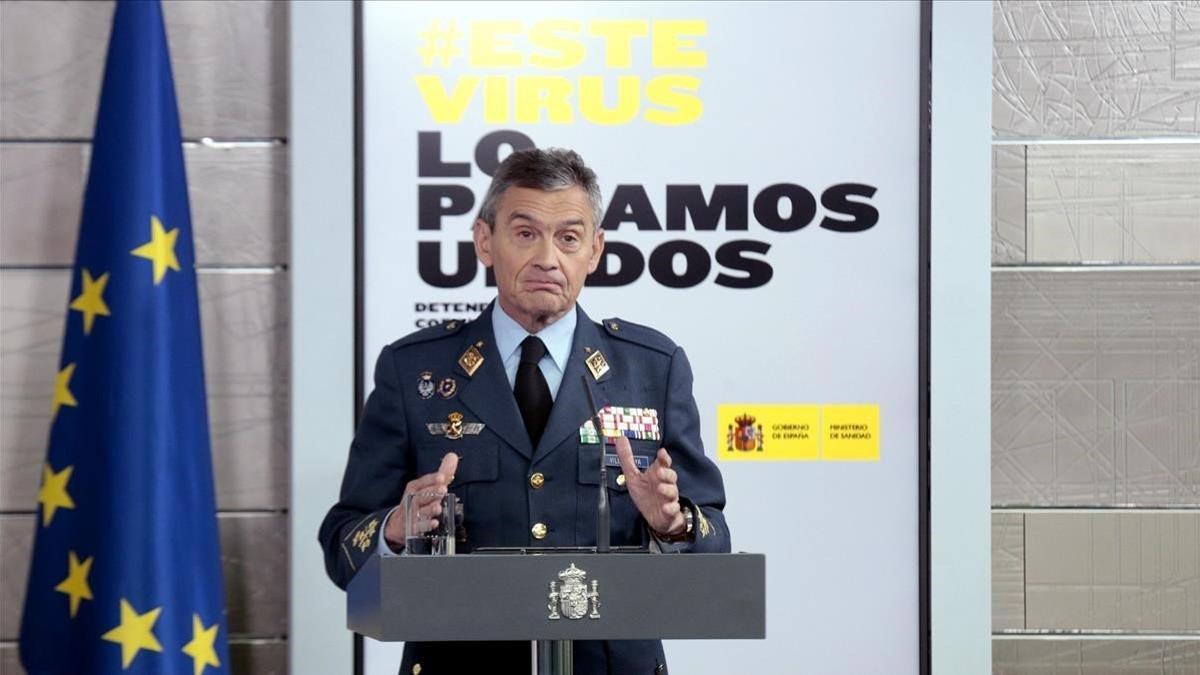 El general Villarroya, en rueda de prensa.