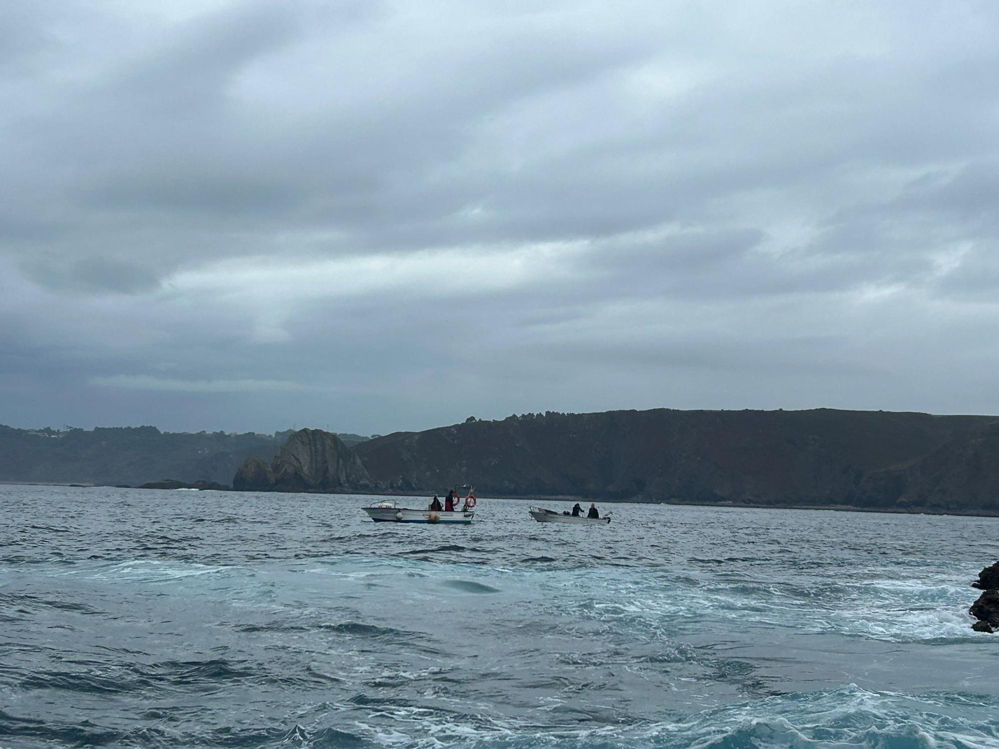 EN IMÁGENES: Así luchan los mariscadores de Luanco por cada kilo de percebe en el cabo Peñas