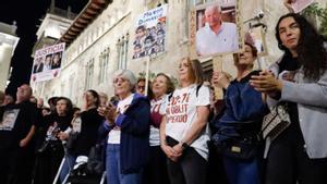 Concentració de víctimes de la dana, ahir a València. | FERNANDO BUSTAMANTE