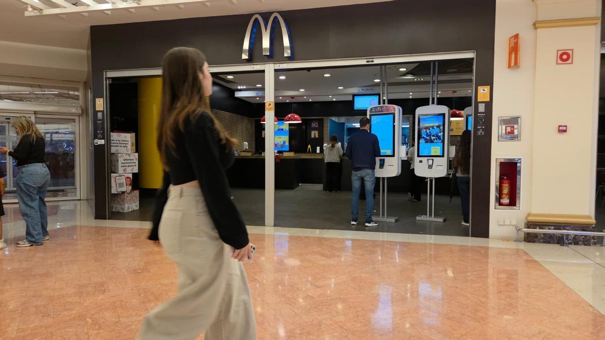 Adiós al McDonald's de Plaza Mar2 en Alicante tras más de 20 años de historia