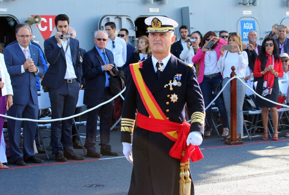 Jura de bandera civil en el portaviones Juan Carlo