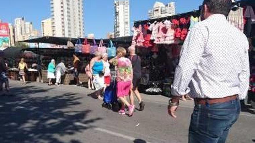 Gasent ayer, en el mercadillo Pueblo de Benidorm.