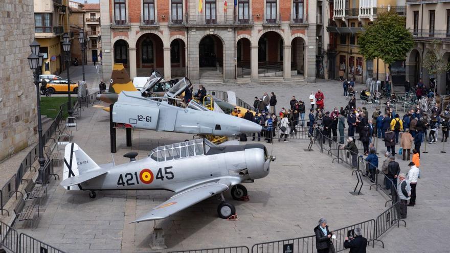 La exposición de aviones en la que el herido estaba haciéndose fotografías.